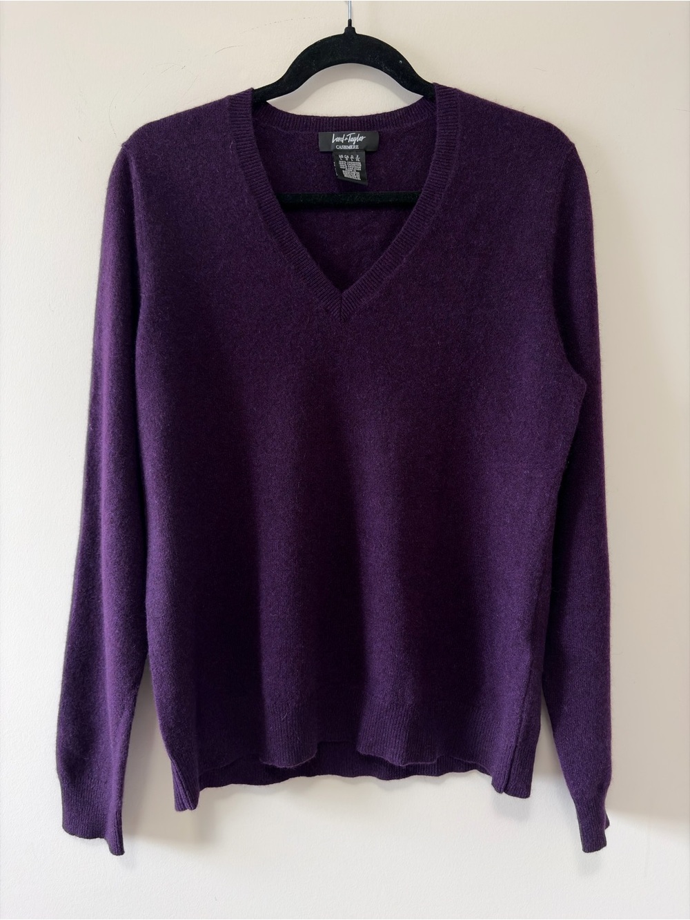 Lord & Taylor 100% Cashmere V-Neck Sweater – Size Large